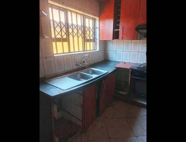 3 BEDROOM HOUSE FOR SALE IN THULANI